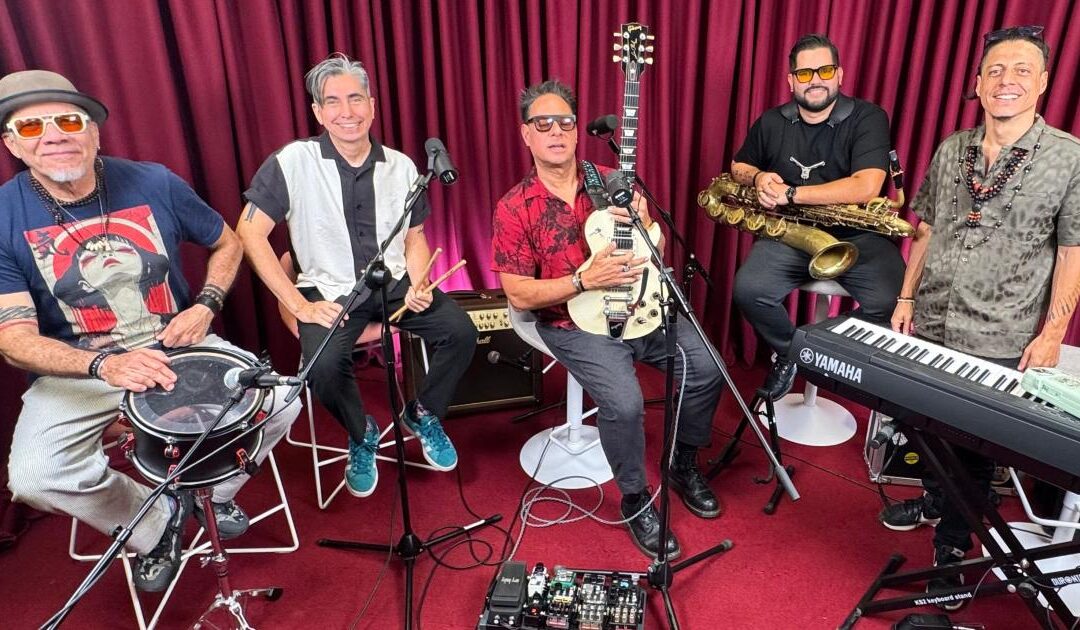 Entrevista: «Desorden Público» 40 años preguntando dónde está el futuro.