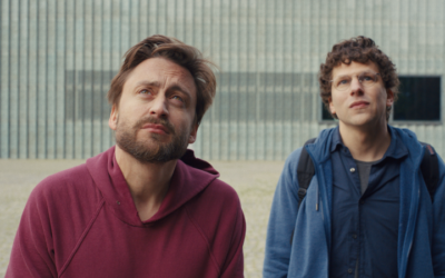 Análisis de «Un Dolor Real»: Comedia y Drama de Jesse Eisenberg