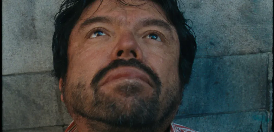 «Un Poeta» ¿Puede el arte salvar a alguien?