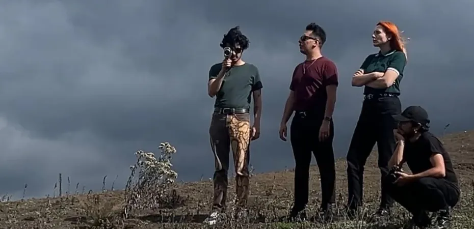 La banda postpunk «Azar Paralelo» quiere romper sus etiquetas en 2026