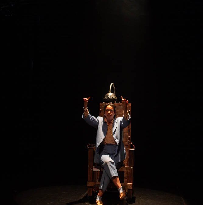 Tania y la bestia en el FIAV